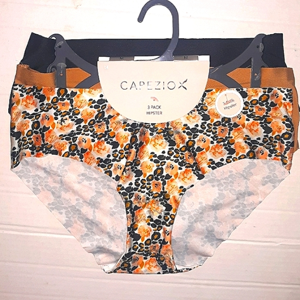 ☆NWT*Women's CAPEZIO Seamless Sexy Thin Hipster "Comfy" Panties☆3 Pack☆